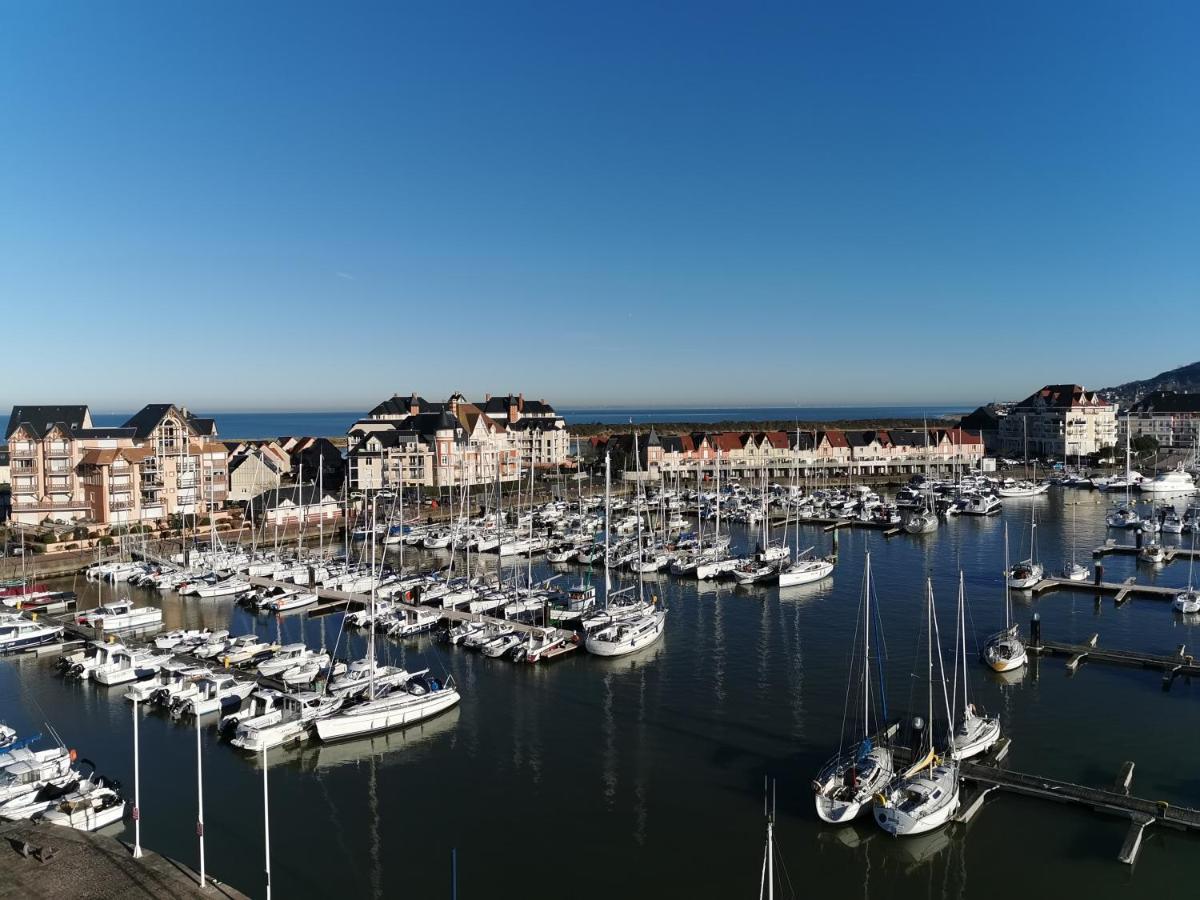 2 Pieces Front De Mer Ensoleille Et Calme Acces Direct Plage Cabourg Εξωτερικό φωτογραφία